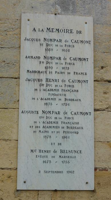 Inscription du château de La Force à la mémoire des Nompar de Caumont