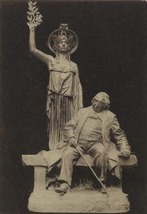 statue d'Ernest Renan à Tréguier